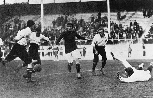 Finał turnieju piłkarskiego igrzysk olimpijskich 1908 w Londynie: Wielka Brytania - Dania 2:0