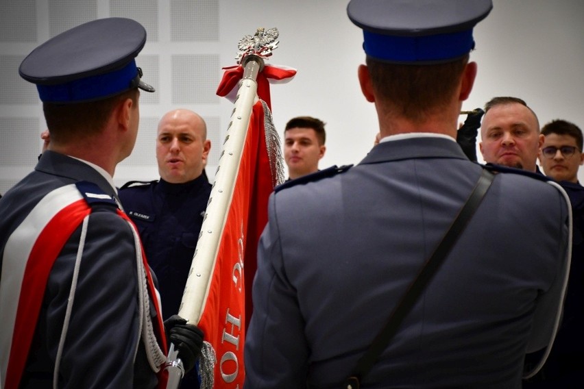 W Rzeszowie nowi policjanci złożyli we wtorek uroczyste ślubowanie [ZDJĘCIA]