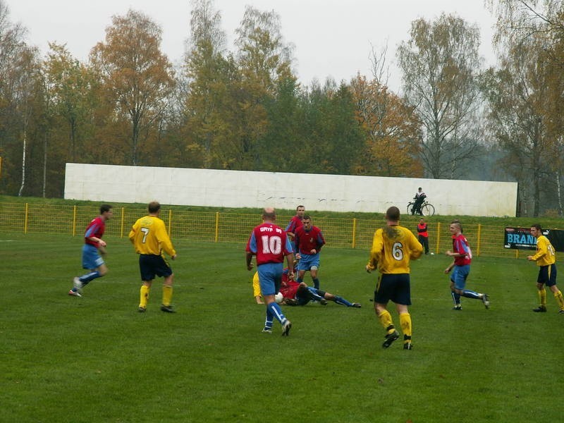 W meczu 14. kolejki IV ligi Pomorze, pilkarze Gryfa 95...