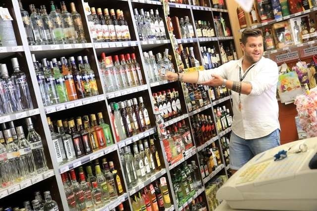 W Delikatesach Staropolskich alkohol sprzedaje Sebastian Thiel