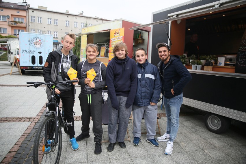 Trzebinia. Food trucki zaparkowały na Rynku [ZDJĘCIA, WIDEO]