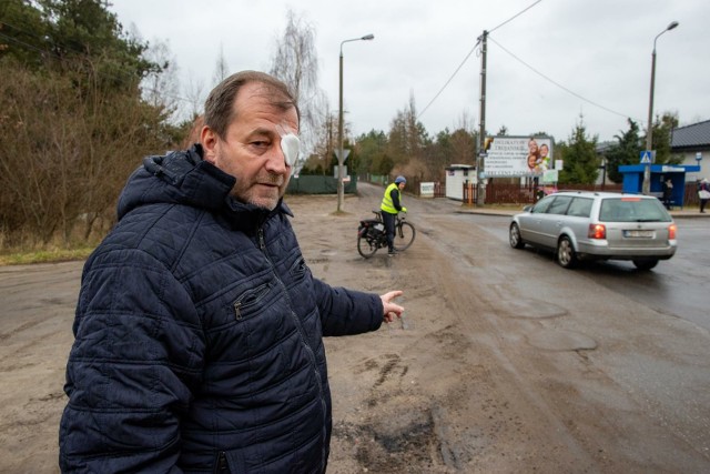 Radny Bogdan Dzakanowski jest jednym z inicjatorów zbierania podpisów pod petycją o remont ulicy Opławiec