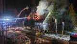 Pożar domu w Szalejowie Dolnym w powiecie kłodzkim. Budynek spłonął doszczętnie. Zobaczcie zdjęcia