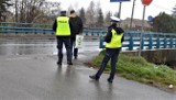 Proszowice. Policjanci rozdawali pieszym odblaski