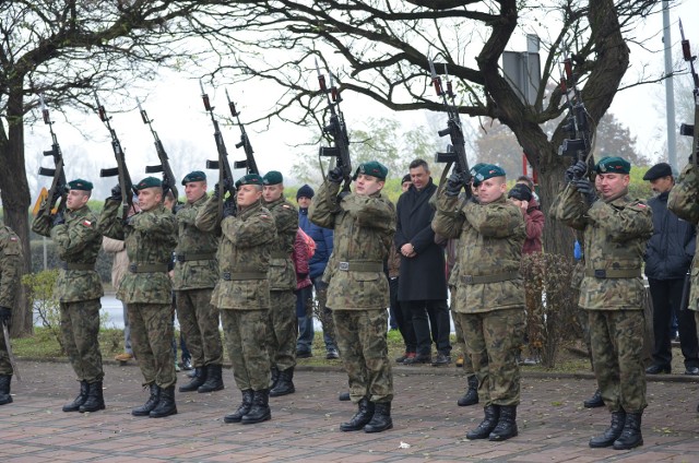 Wojskowa kompania honorowa brała udział w wielu powiatowych uroczystościach patriotycznych