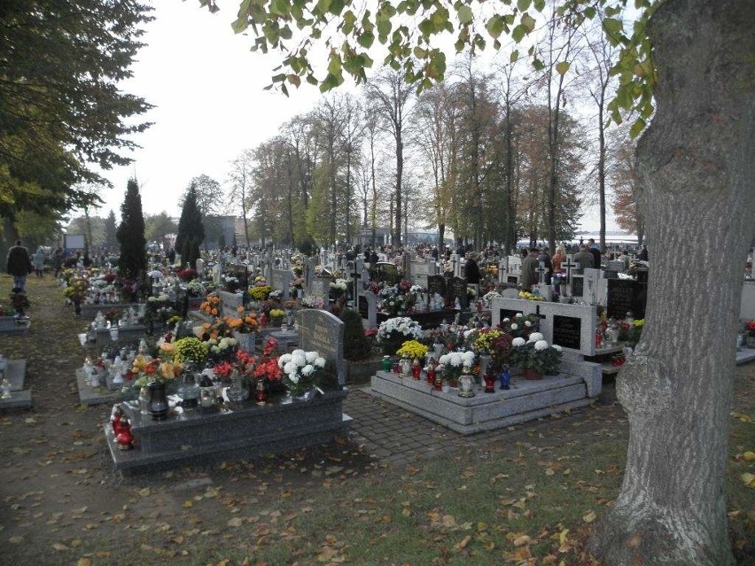 Dzień Zaduszny na cmentarzu w Brusach [zdjęcia]