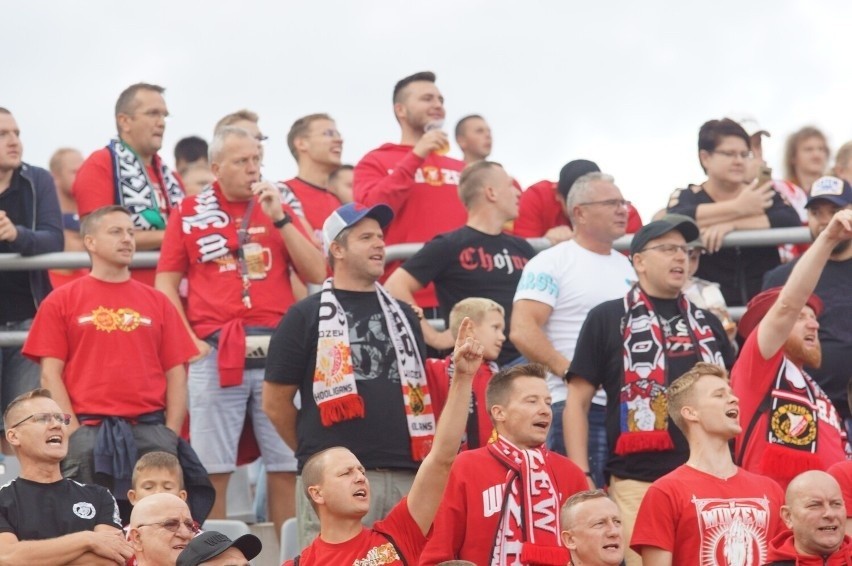 Kibice podczas meczu KKS Kalisz - Widzew Łódź. ZDJĘCIA