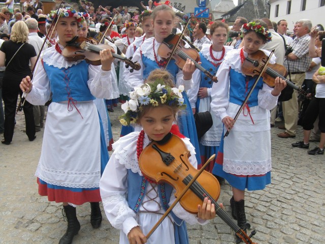 Tradycyjnie kazimierski festiwal otwiera barwny korowód