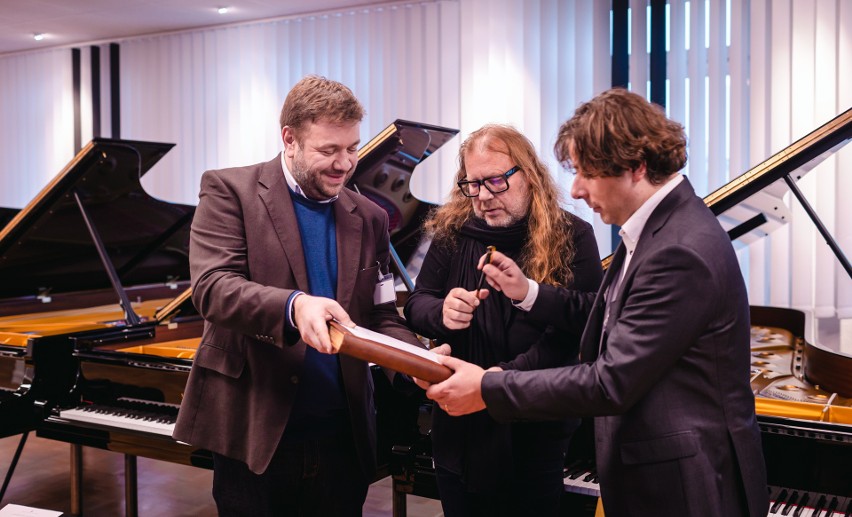 Nowy koncertowy fortepian Steinway stanął w Studiu im. Romany Bobrowskiej w Radiu Kraków 