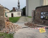 Zamieszanie wokół remontu furty klasztornej w Przemyślu. Wbrew powszechnej opinii nie była taka wiekowa [ZDJĘCIA]