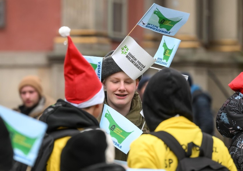 Gdański Tydzień Wolontariatu. Wyjątkowa parada. Uczestnicy przeszli przez Długi Targ i Długie Pobrzeże. ZDJĘCIA