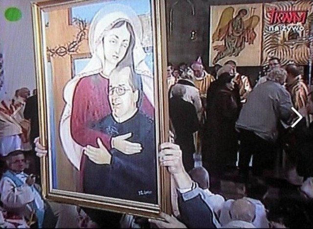Ojciec Rydzyk w objęciach Matki Boskiej na antenie TV Trwam. Ten obraz to profanacja? Internauci komentują