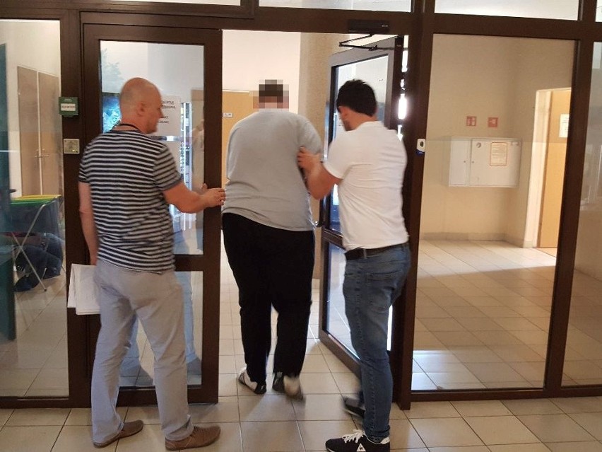 29-latek ze Skarżyska zatrzymany w gabinecie lekarza w Starachowicach. Przyjmował pacjenta