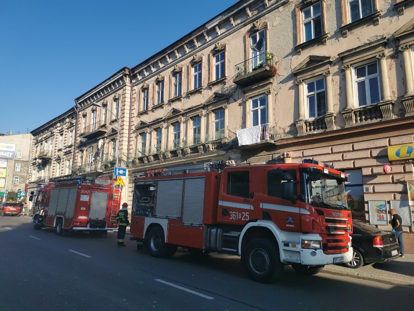 Pożar w kamienicy na ul. Mickiewicza w Przemyślu. Paliło się na klatce schodowej [ZDJĘCIA, WIDEO]