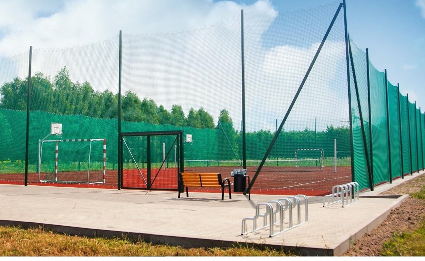 Tak prezentuje się nowe boisko sportowe w Skrzyńsku.