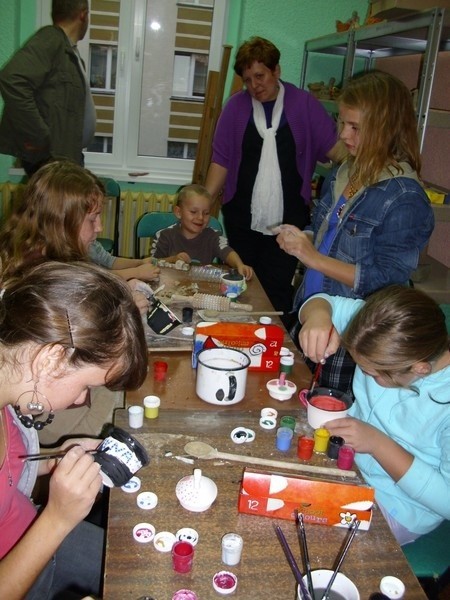 W zajęciach z ceramiki wzięła udział spora grupa dzieci