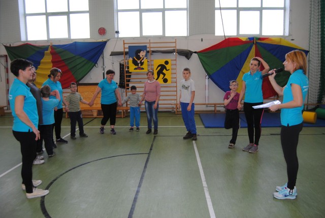 W ZS3 w Golubiu-Dobrzyniu prowadzone sa liczne zajecia służące terapii. Od ponad roku działa tu Klub Olimpiad Specjalnych, od września ruszą zajecia dla dzieci z autyzmem.