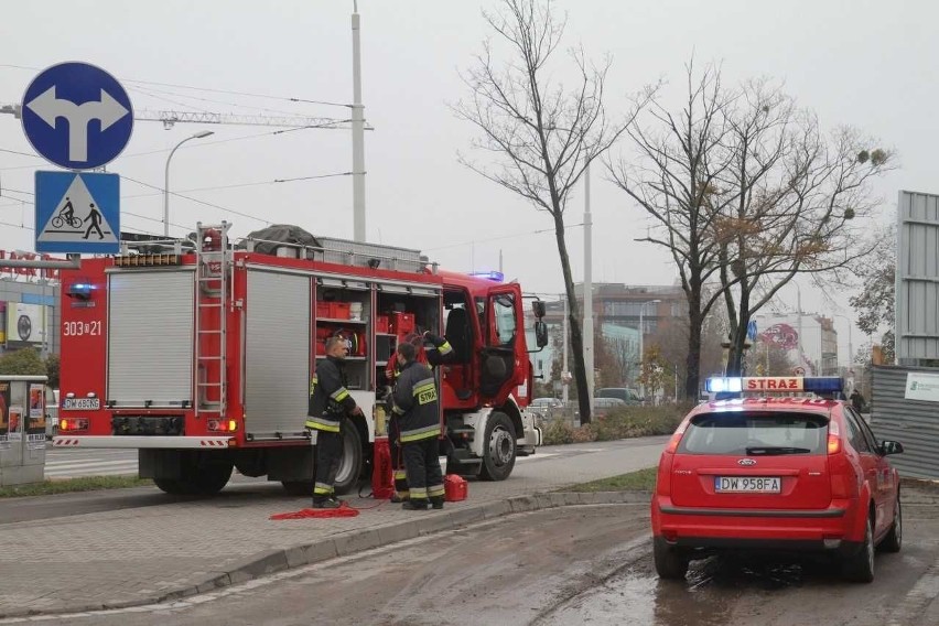 Wypadek na budowie. Operator dźwigu porażony prądem, ratowali go alpiniści