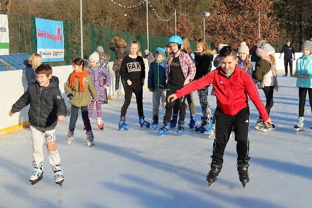 Zabawa karnawałowa i muzyczne ice party z DJem na miejskim lodowisku.Zobacz także: Magazyn Kulturalny GK24