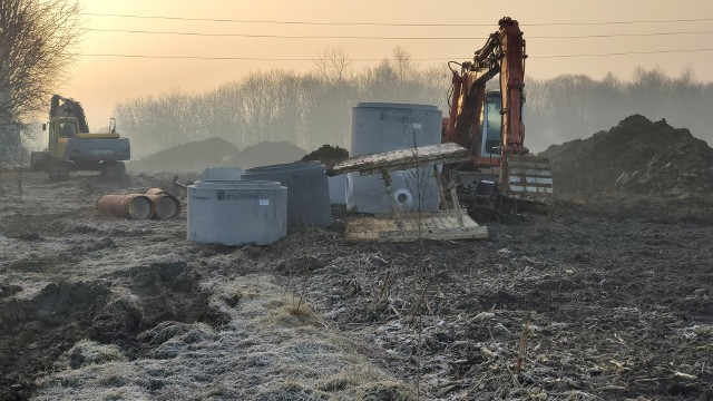 Rozpoczęła się budowa obwodnicy osiedla Piłsudskiego Zobacz kolejne zdjęcia/plansze. Przesuwaj zdjęcia w prawo - naciśnij strzałkę lub przycisk NASTĘPNE