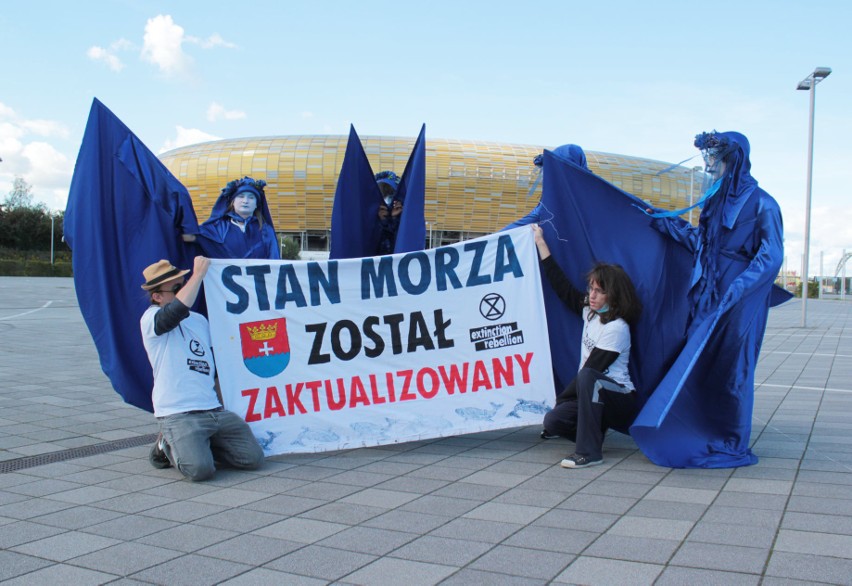 Happening dotyczący zmian klimatu. - Bałtyk intensywnie...