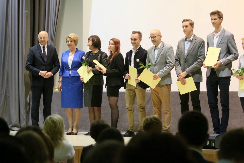 Najlepsi uczniowie lubelskich szkół ponadgimnazjalnych nagrodzeni przez prezydenta (FOTO)