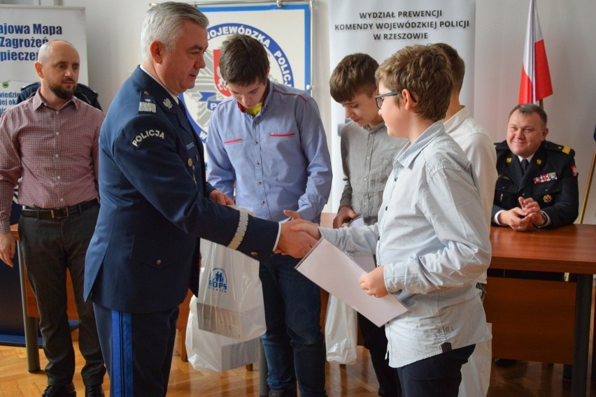 Spot przygotowany przez uczniów tarnobrzeskiej "czwórki" zajął drugie miejsce w konkursie Bezpieczne Wakacje 2022
