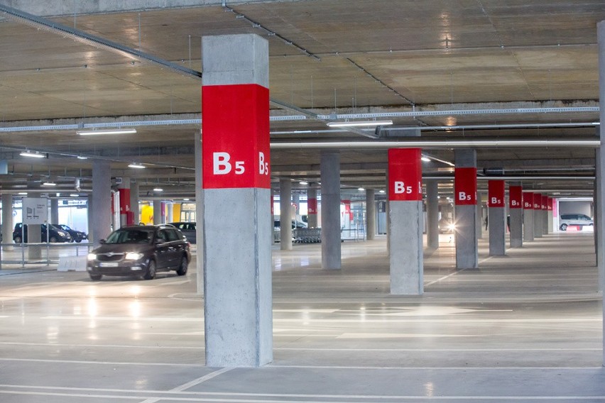 IKEA w Katowicach: parking już po remoncie. Estakada też czynna [ZDJĘCIA]