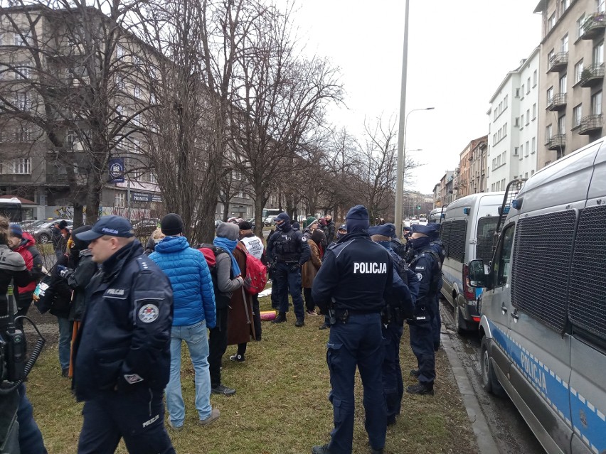 Kraków. Wielkie korki na Alejach Trzech Wieszczów. Protestujący blokowali przejazd