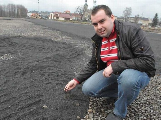 Roboty na przyszłym stadionie koła parku mają ruszyć, jak tylko będą ku temu warunki. - Chcielibyśmy od września prowadzić rozgrywki na nowym stadionie - uważa Przemysław Maćkowiak, działacz sportowy klubu Obra.