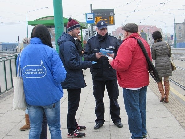 Policja i pracownicy ZTM ostrzegają przed kieszonkowcami