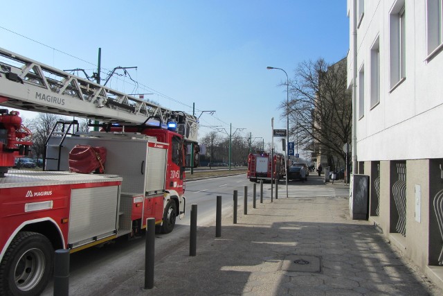Na miejscu pojawiły się cztery wozy strażackie.