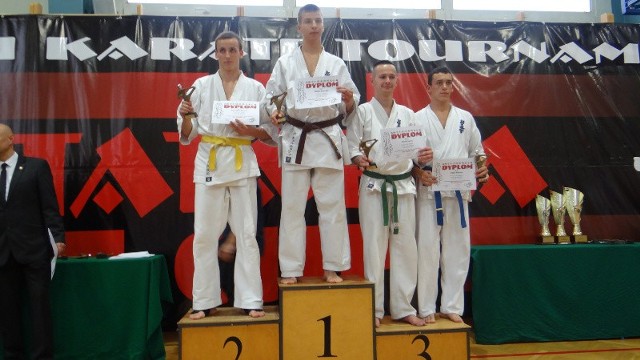 Daniel Czerniec (Lubelski Klub Karate Kyokushin) na najwyższym stopniu podium w Nowej Sarzynie