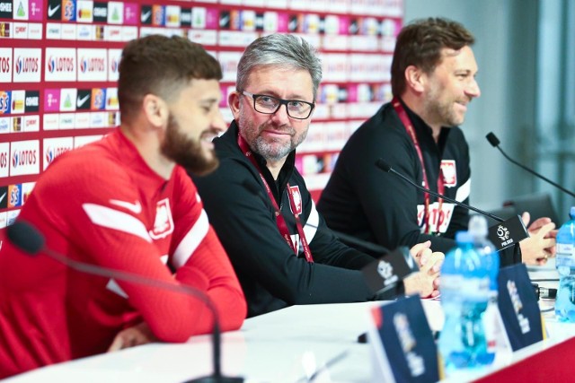 Jerzy Brzęczek (w środku) strzelił przed laty gola Anglikom na Wembley. Dla Mateusza Klicha (z lewej) mecze z Wyspiarzami będą miały dodatkowy podtekst ze względu na to, że na codzień występuje w Leeds United.