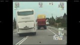 Borkowo: Pirat drogowy wiózł autobusem 15 osób. Wyprzedzał na zakręcie i podwójnej ciągłej [WIDEO]