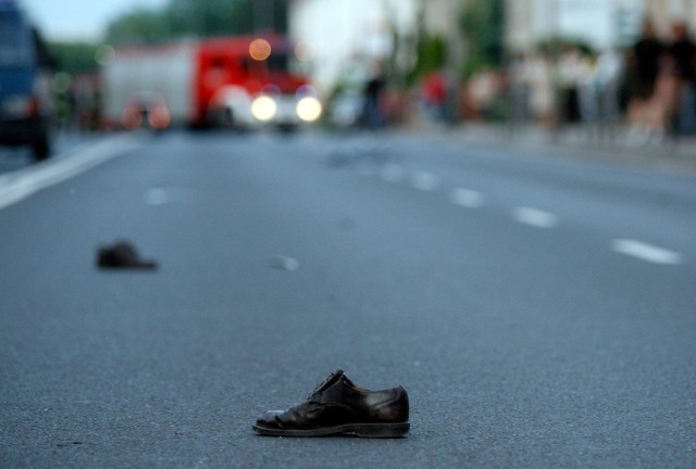 12 września 1960 roku do tragicznego wypadku doszło na Wełnianym Rynku w Bydgoszczy. Przed autobusem MPK usiłowały przebiec przez jezdnię dwie dziewczynki w wieku 6 i 5 lat. Wpadły jednak pod koła pojazdu i poniosły śmierć na miejscu.