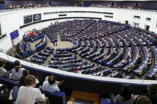 Rada UE ds. środowiska przekazała w poniedziałek na szczyt UE propozycję zmian traktatowych, przyjętą wcześniej przez Parlament Europejski