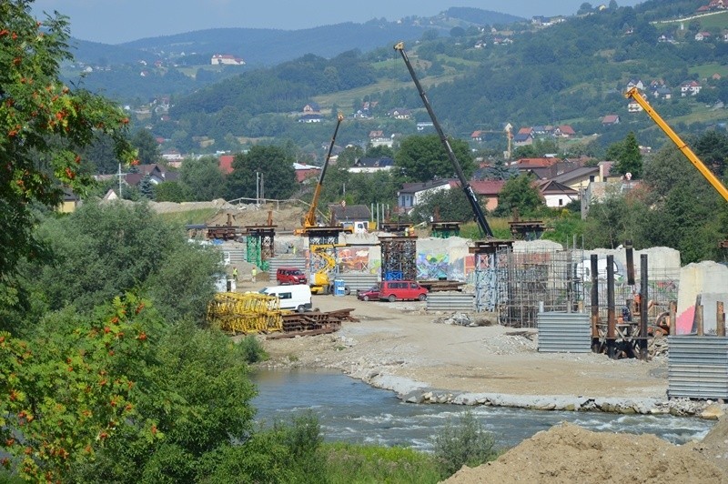 Pełno jest także sprzętu budowlanego o dużych gabarytach