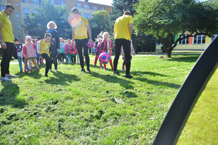 Siarkowcy z wizytą w tarnorzeskim przedszkolu. Dzieci miały sportowy dzień