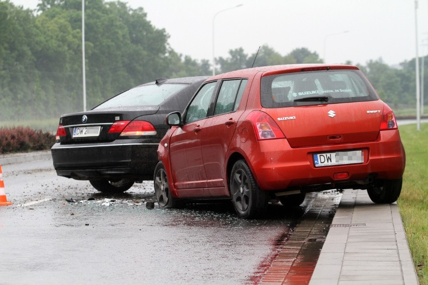 Wrocław: Wypadek na obwodnicy śródmiejskiej. Dwoje dzieci rannych (ZDJĘCIA)