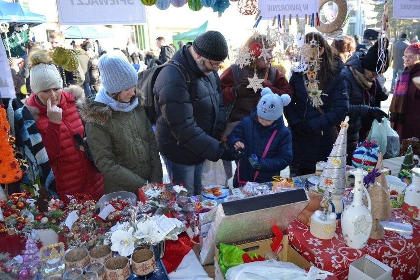 Jarmark bożonarodzeniowy na rynku w Jaworznie