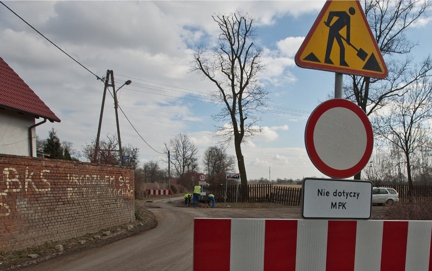 Zamkną wjazd z obwodnicy do Wrocławia, bo droga jest "w stanie katastrofalnym" 