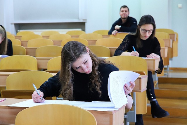 Na Politechnice Łódzkiej w poniedziałek (25 lutego) rozpoczęła się 11. edycja Konkursu W Świecie Matematyki im. prof. Włodzimierza Krysickiego