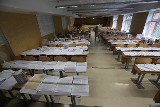 Wydział Nauk o Wychowaniu Uniwersytetu Łódzkiego zalany. Trwa osuszanie książek jego biblioteki (zdjęcia)
