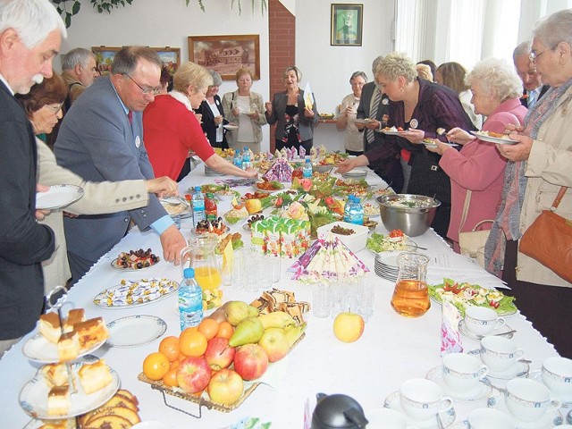 Podczas jubileuszowego spotkania z okazji 10-lecia Koła Diabetyków w Drawsku Pomorskim odbyła się prelekcja na temat zdrowego odżywiania się osób chorych na cukrzycę, połączona z degustacją. 