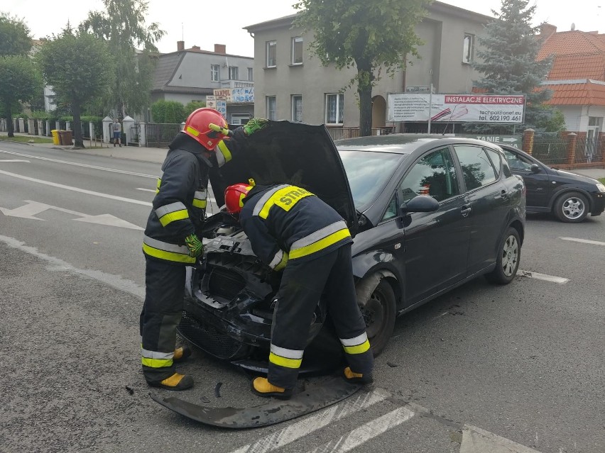 Do zderzenia dwóch osobowych aut doszło rano na skrzyżowaniu...