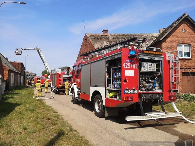 W piątek w godzinach popołudniowych strażacy otrzymali wezwanie do pożaru domu w miejscowości Wierzchowo w powiecie drawskim.