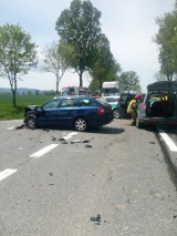 Wypadek na krajowej ósemce w Szalejowie Górnym. Droga całkowicie zablokowana [ZDJĘCIA]