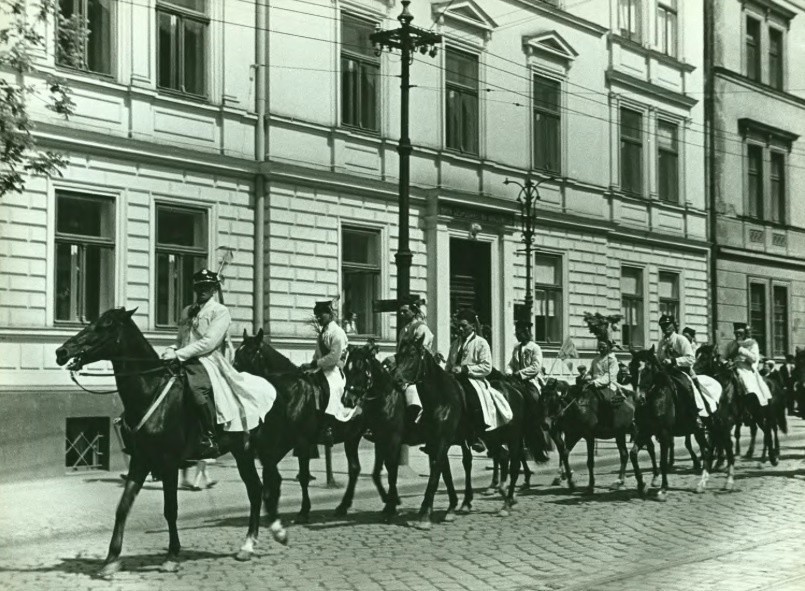Banderia z pochodu, 16 maja 1937 r.