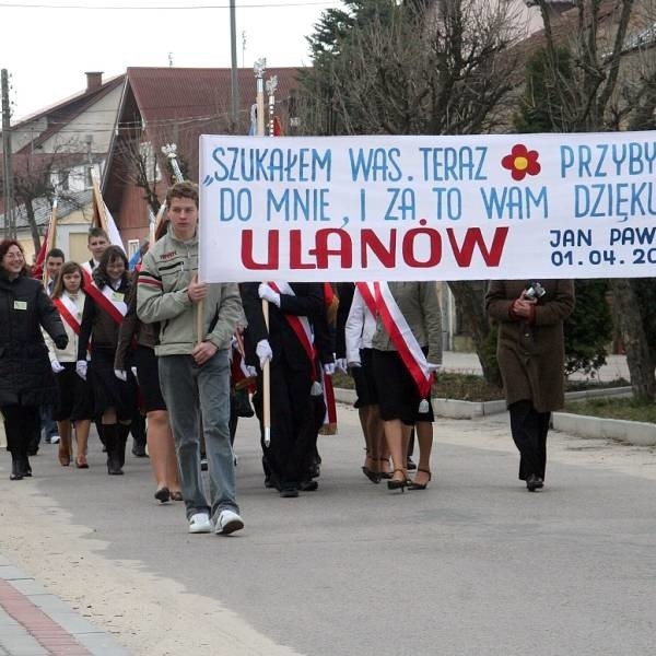 Młodzież ze szkół noszących imię Jana Pawła II zjechała do Ulanowa po raz trzeci.